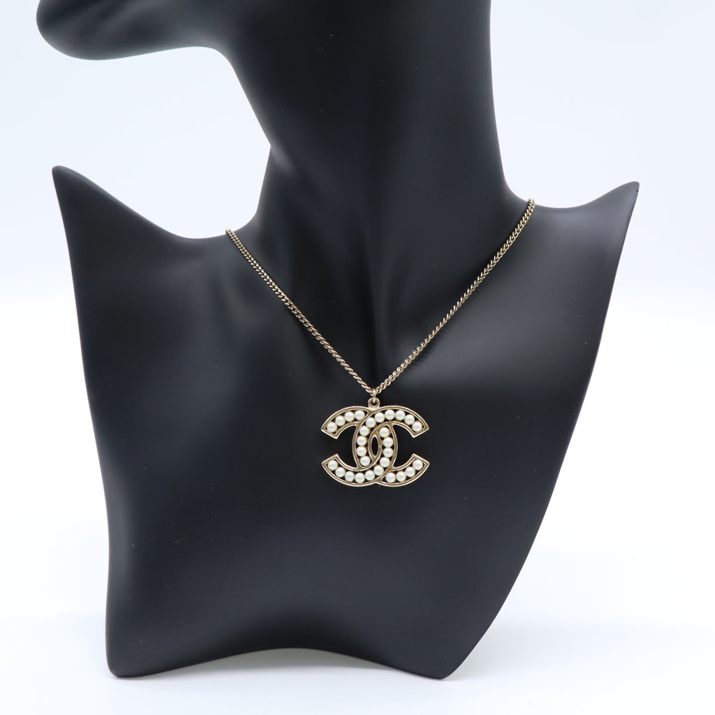 Chanel Pearl Crystal CC Pendant Necklace Gold Twins W21989