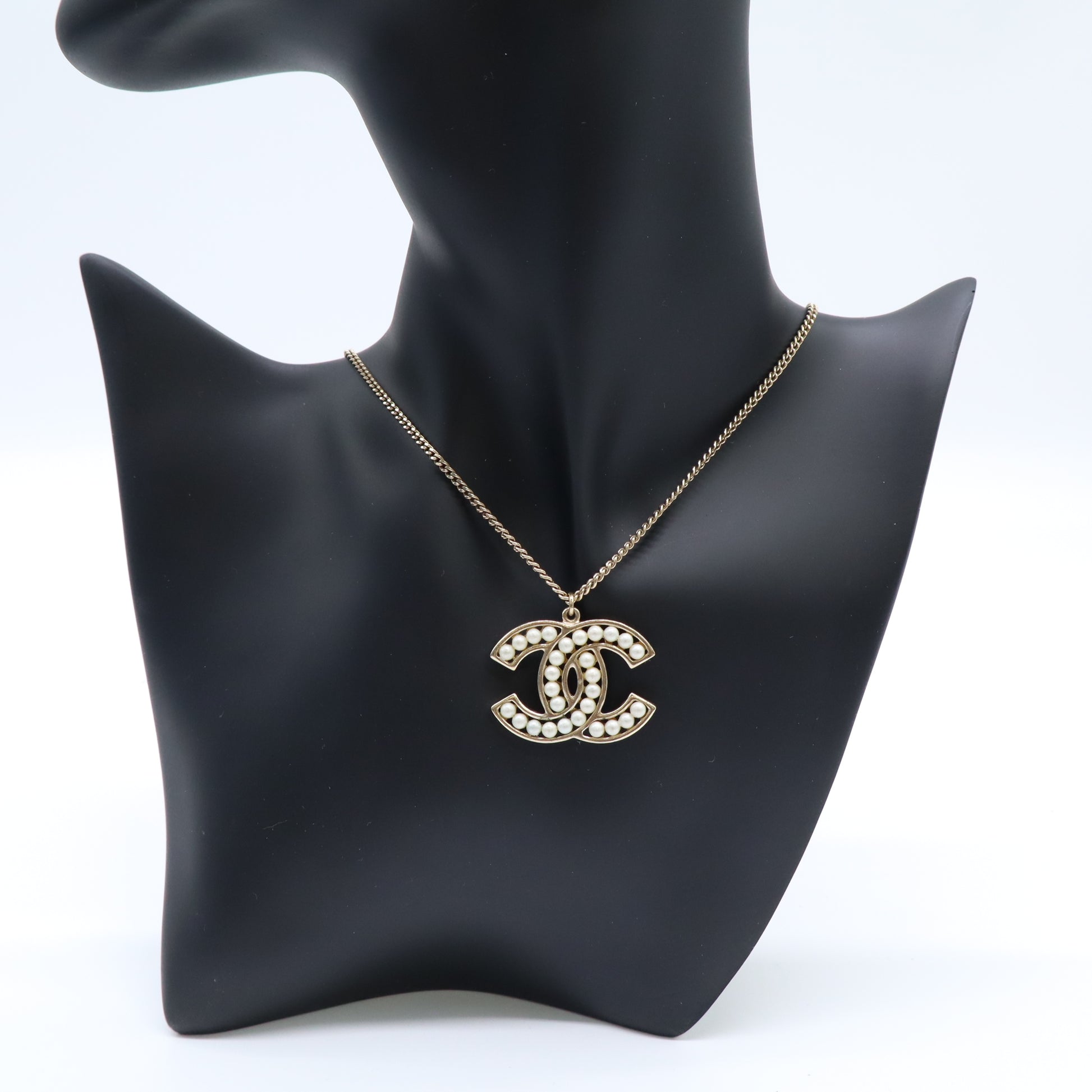 Chanel Pearl Crystal CC Pendant Necklace Gold Twins W21989