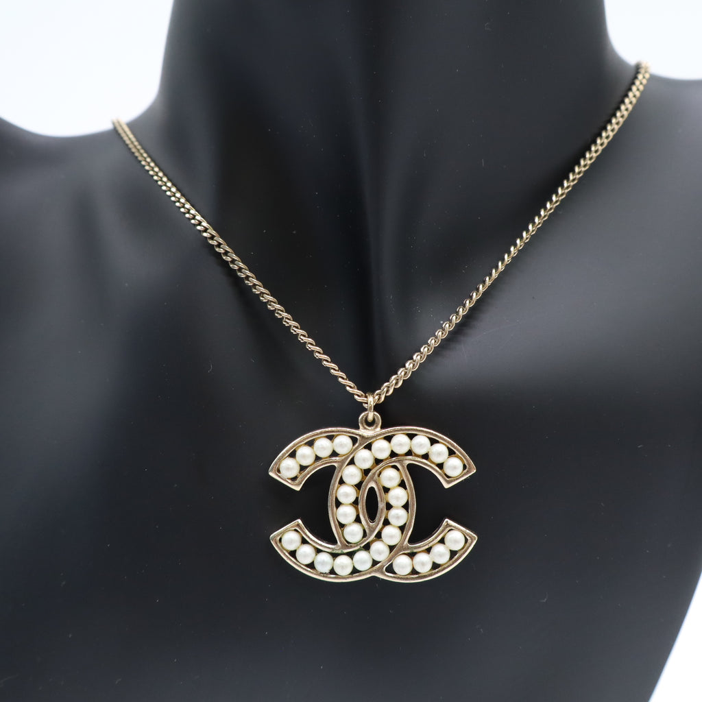 Chanel Pearl Crystal CC Pendant Necklace Gold Twins W21989