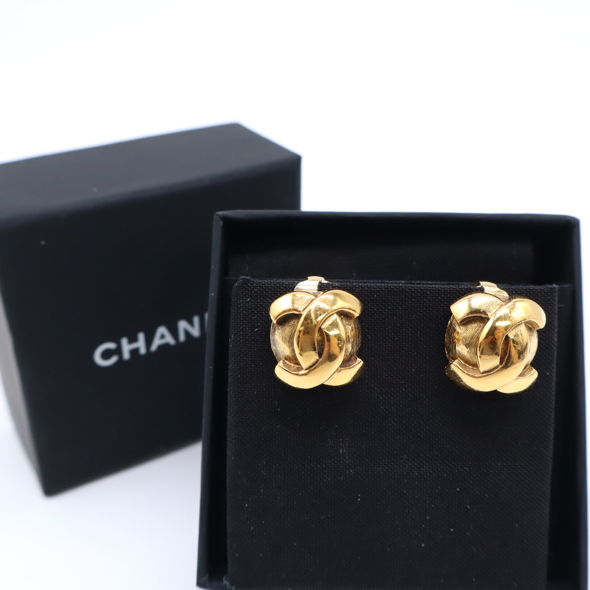 Chanel Gilded Small CC Clip-On Earrings Twins W21985