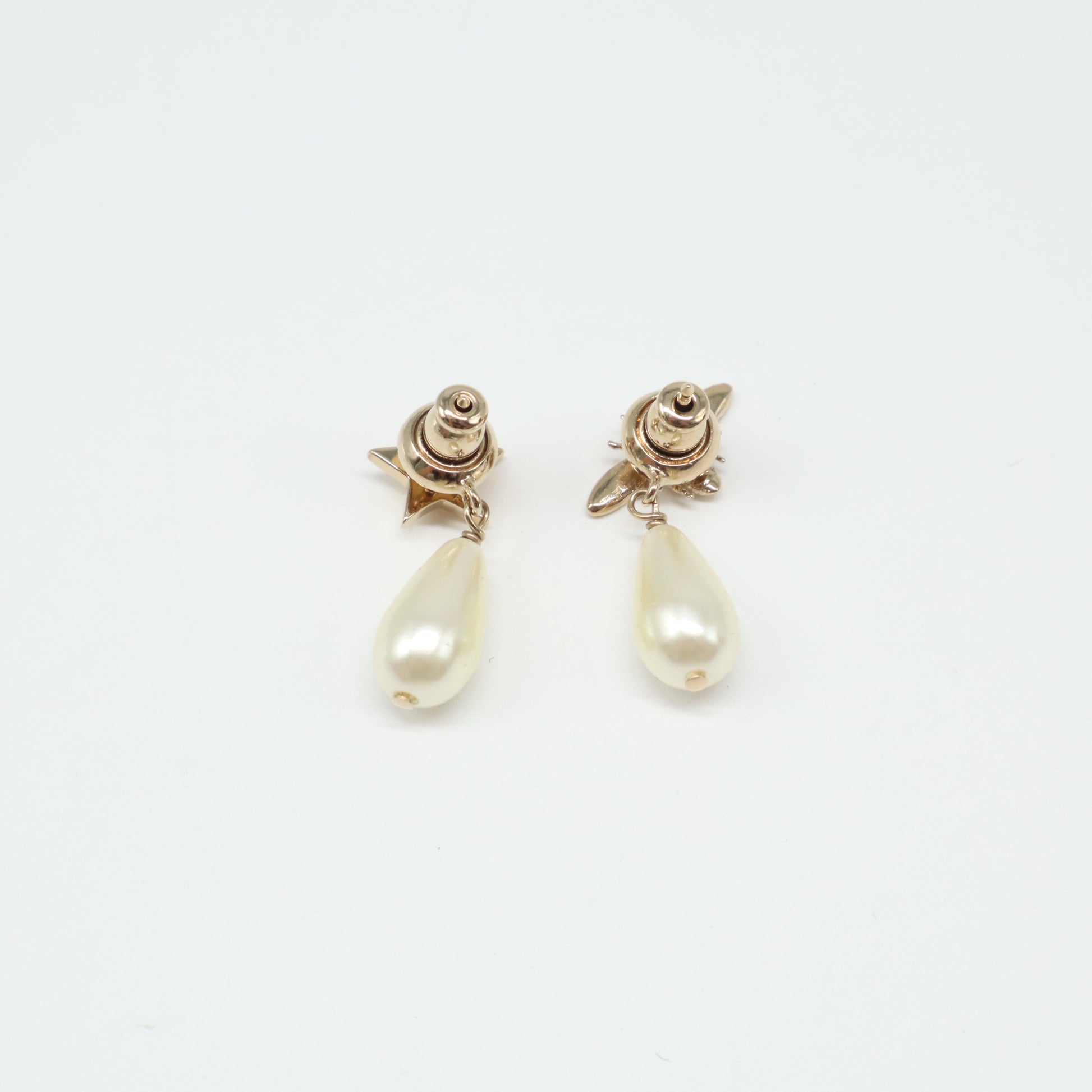 Dior Asymmetric Bee Star Pearl Drop Earrings W21714