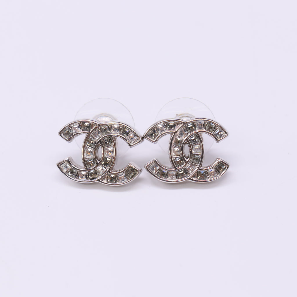 Chanel Crystal Baguette CC Earrings Grey Twins LDJ4465