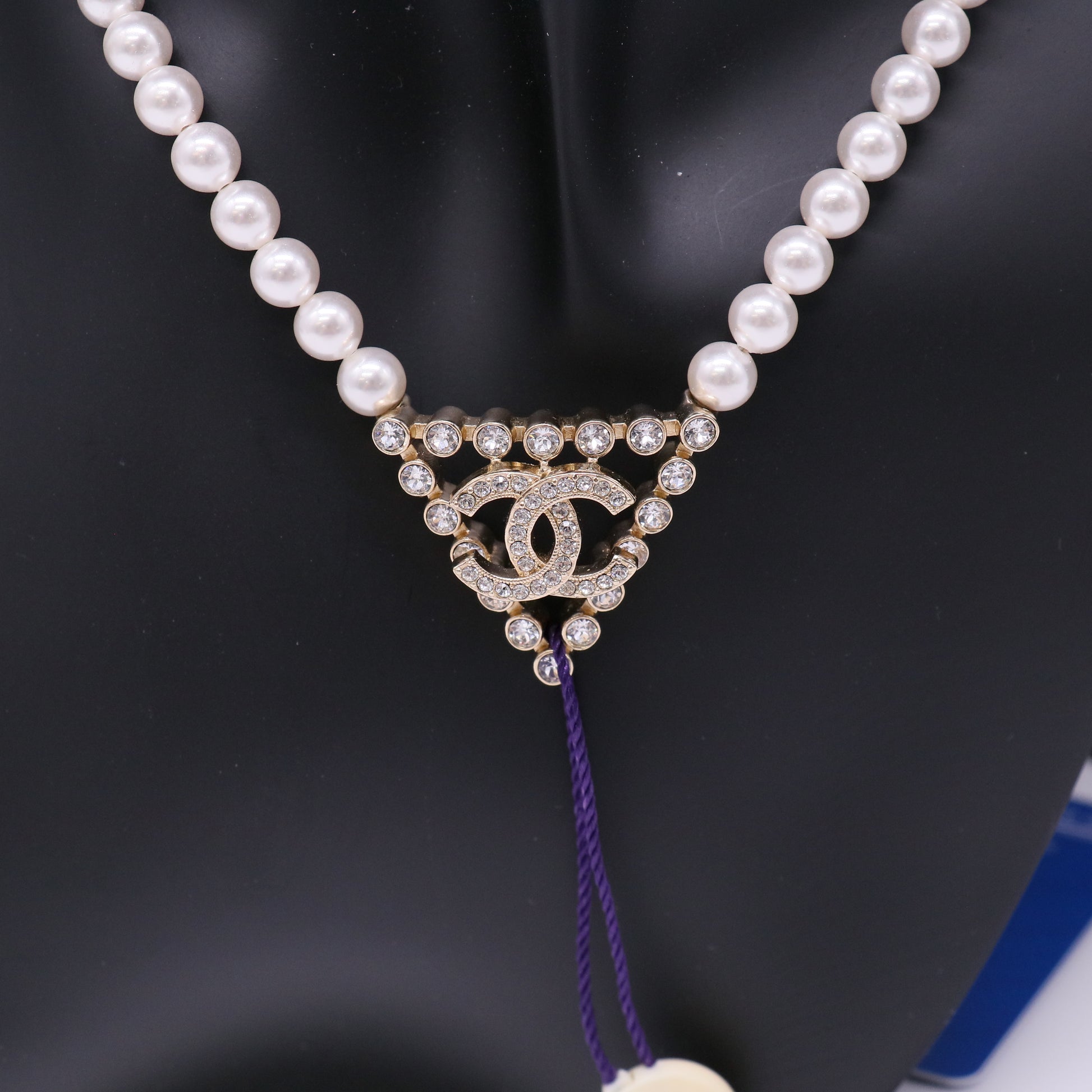 Chanel Pearl Crystal CC Heart Short Necklace Pearly White Gold Twins LDJ4467