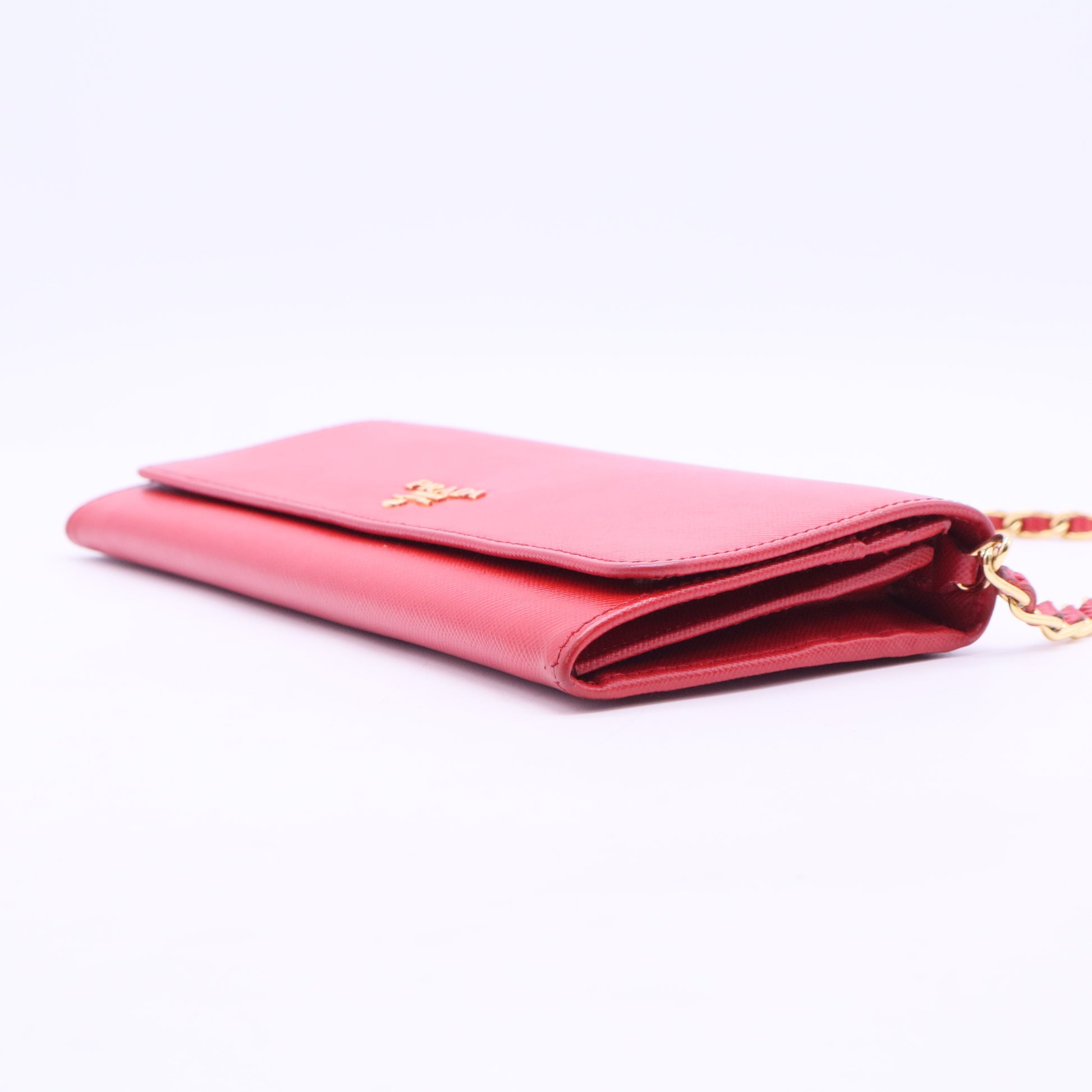 Saffiano Metal Wallet on Chain