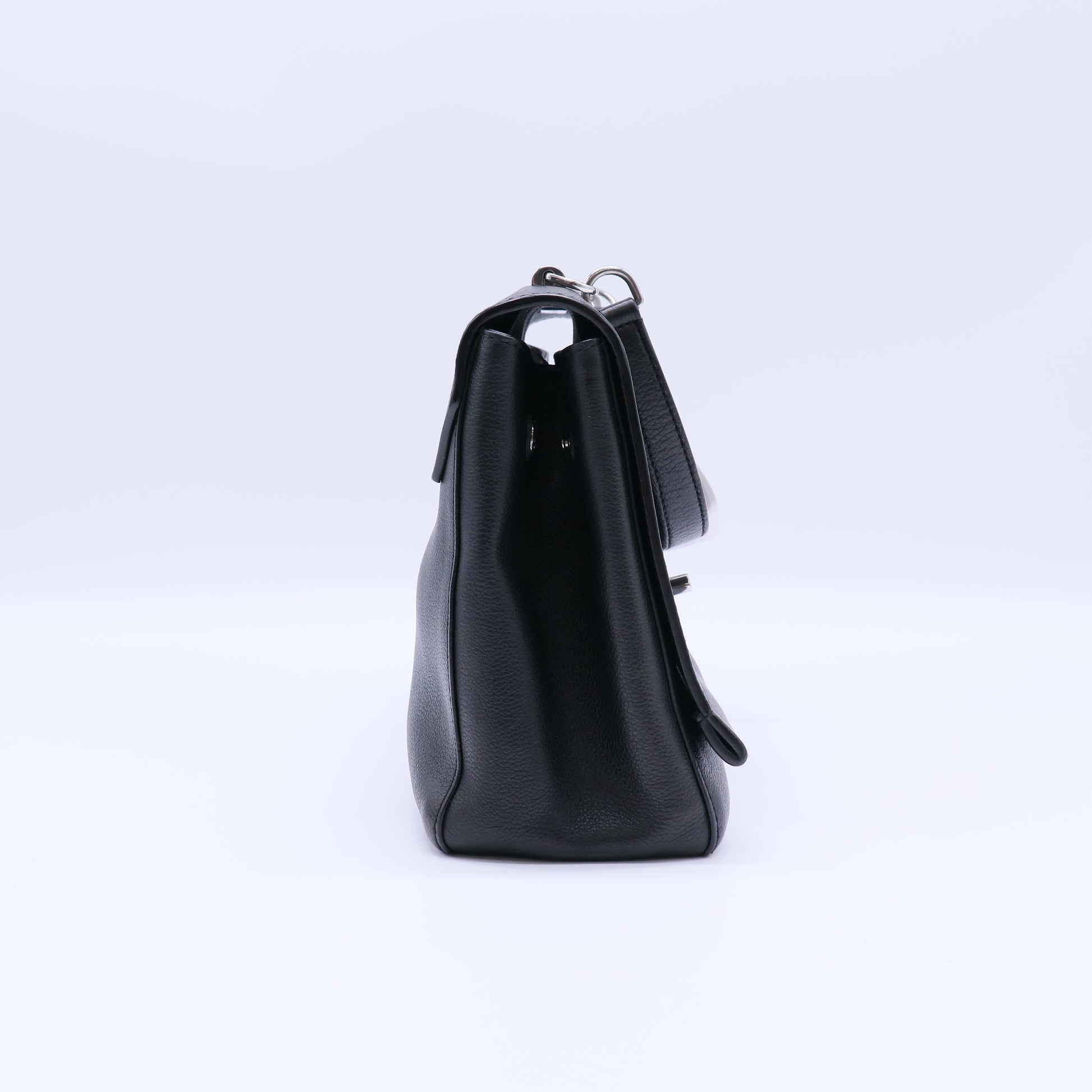 Taurillon Leather Lockme II B22032