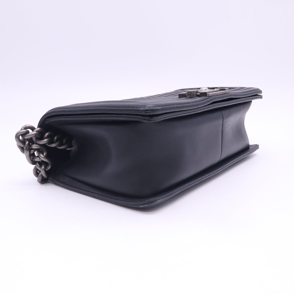 Chanel Black Chevron Quilted Calfskin Leather Whipstitch Medium Boy Bag Twins LDZ1118