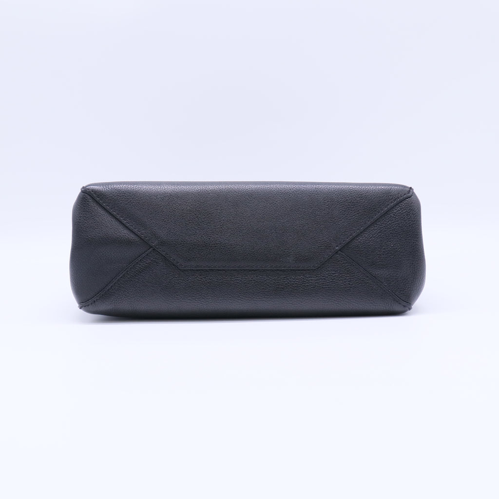 Taurillon Leather Lockme II B22032