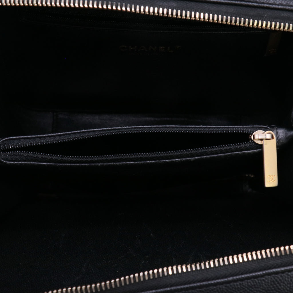 Chanel Caviar Quilted Medium CC Filigree Vanity Case Bag in Black Twins LDJ5708