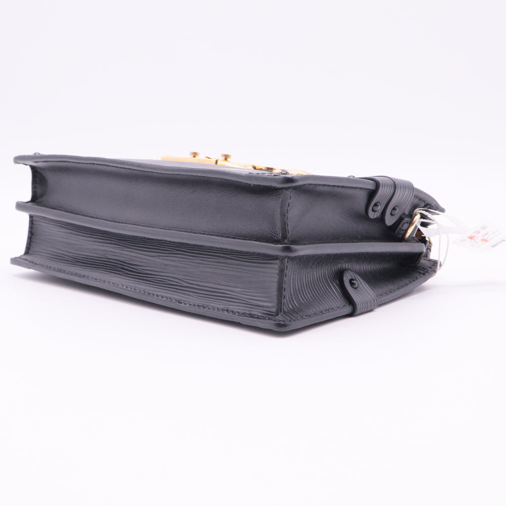 Epi Trunk Clutch Black For Gisel