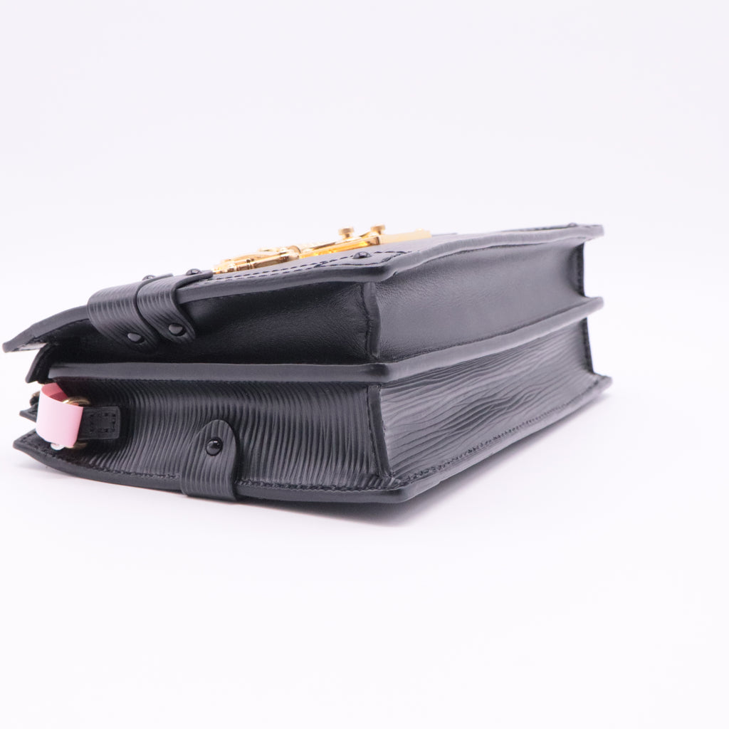 Epi Trunk Clutch Black For Gisel