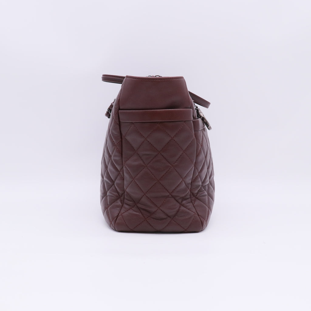 Chanel Quilted Lambskin Chain Shopping Tote Bag B23365