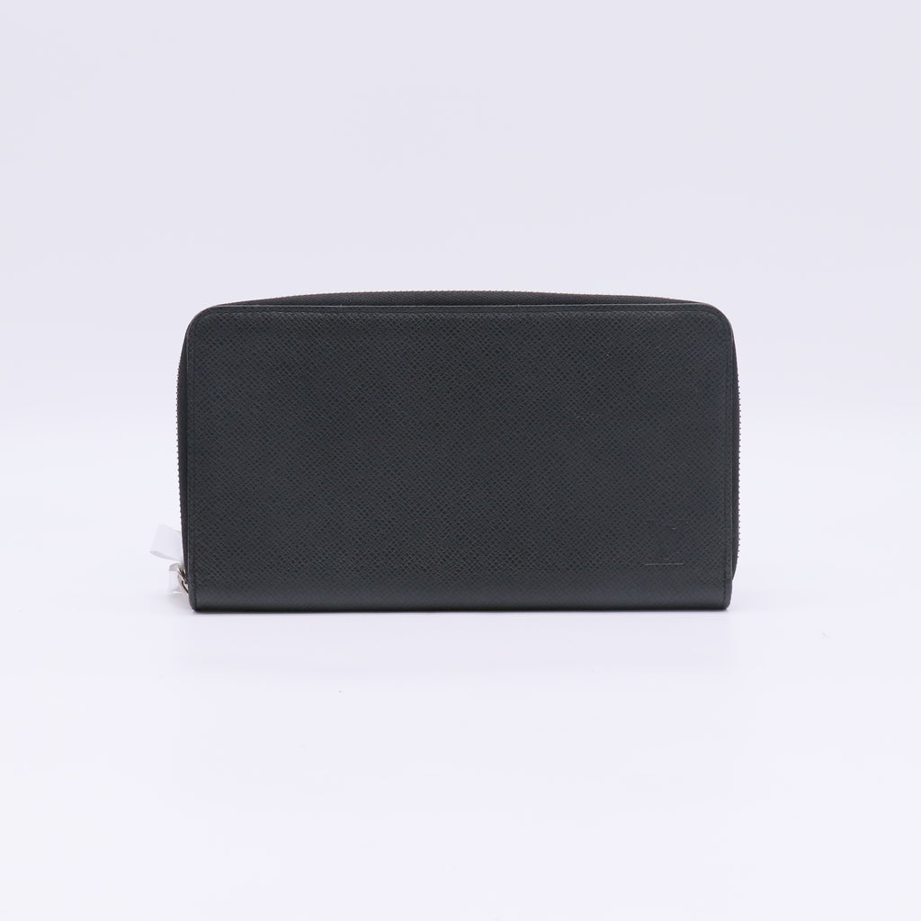 Zippy Wallet Horizontal Black Leather W22603