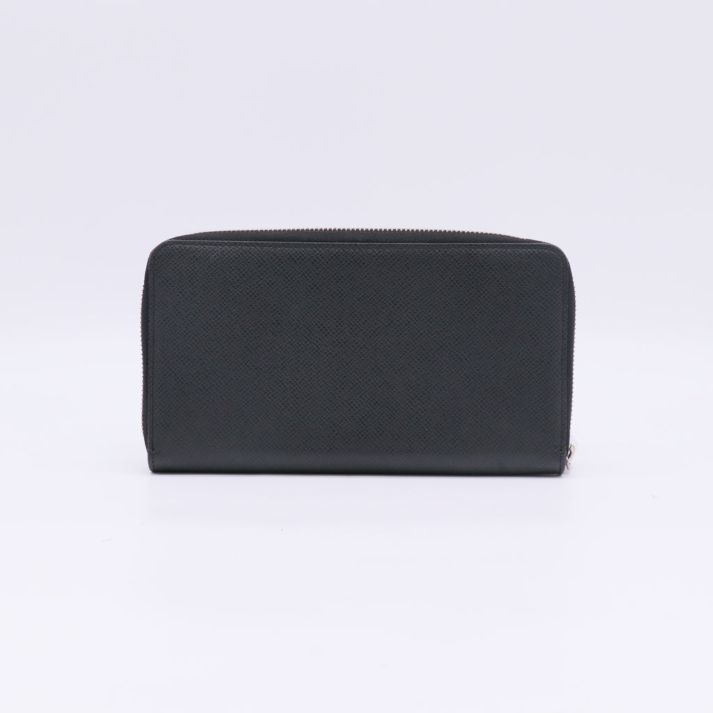 Zippy Wallet Horizontal Black Leather W22603