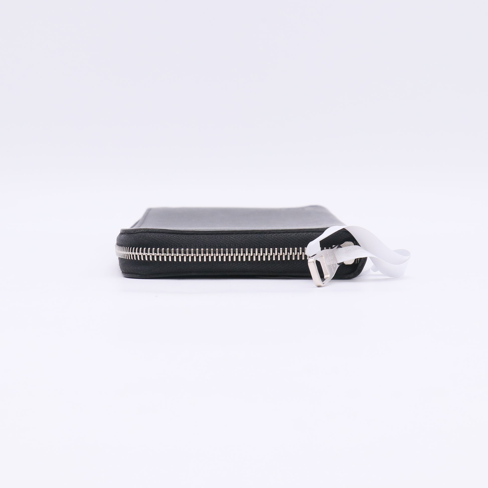 Zippy Wallet Horizontal Black Leather W22603