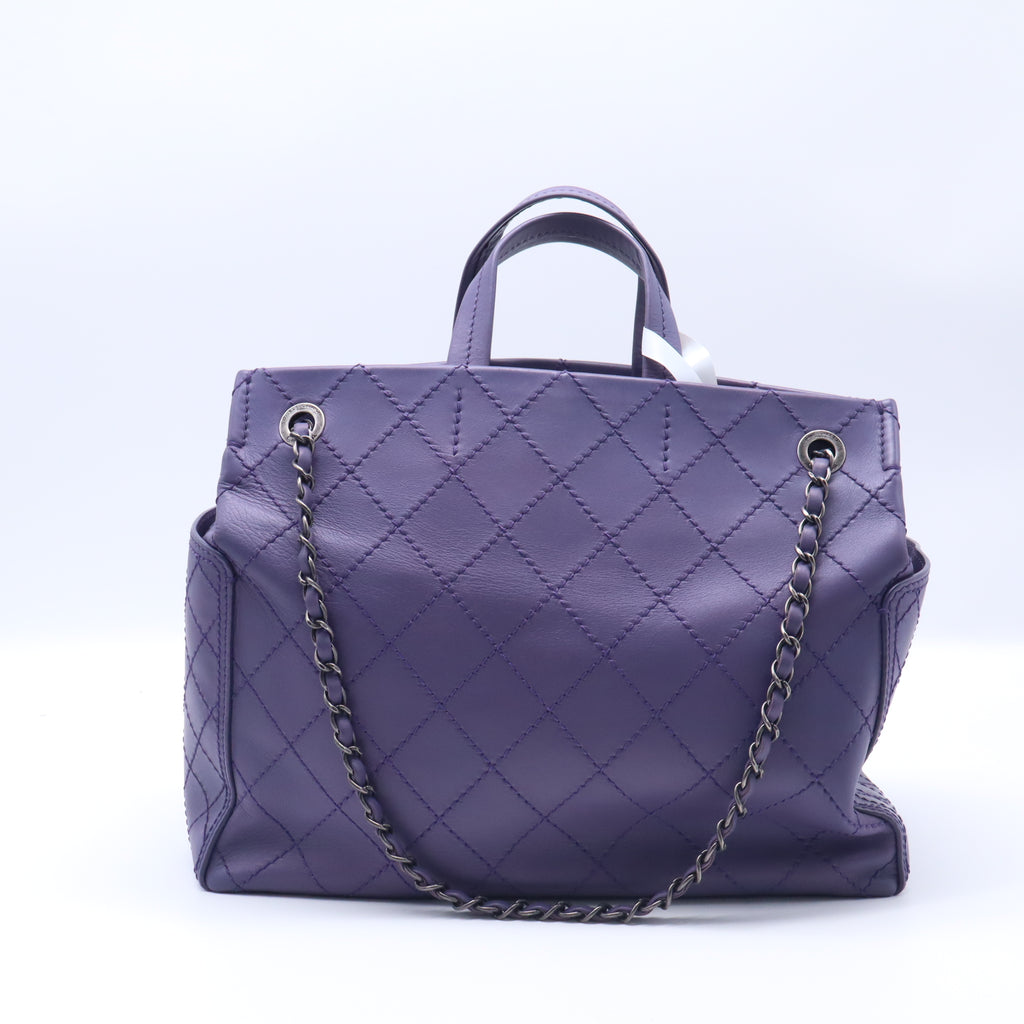 CC Pocket Tote Quilted Calfskin Medium Twins B22273