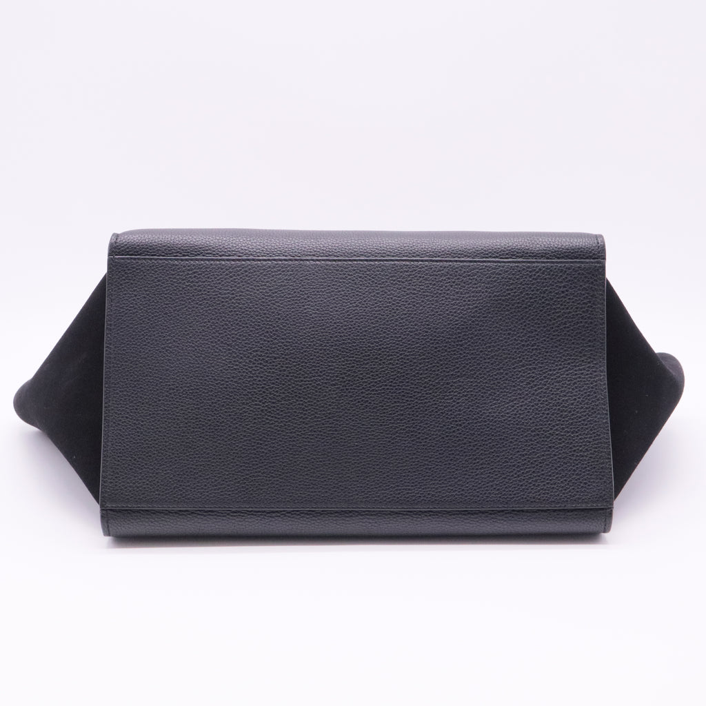 Drummed Calfskin Suede Medium Trapeze Black