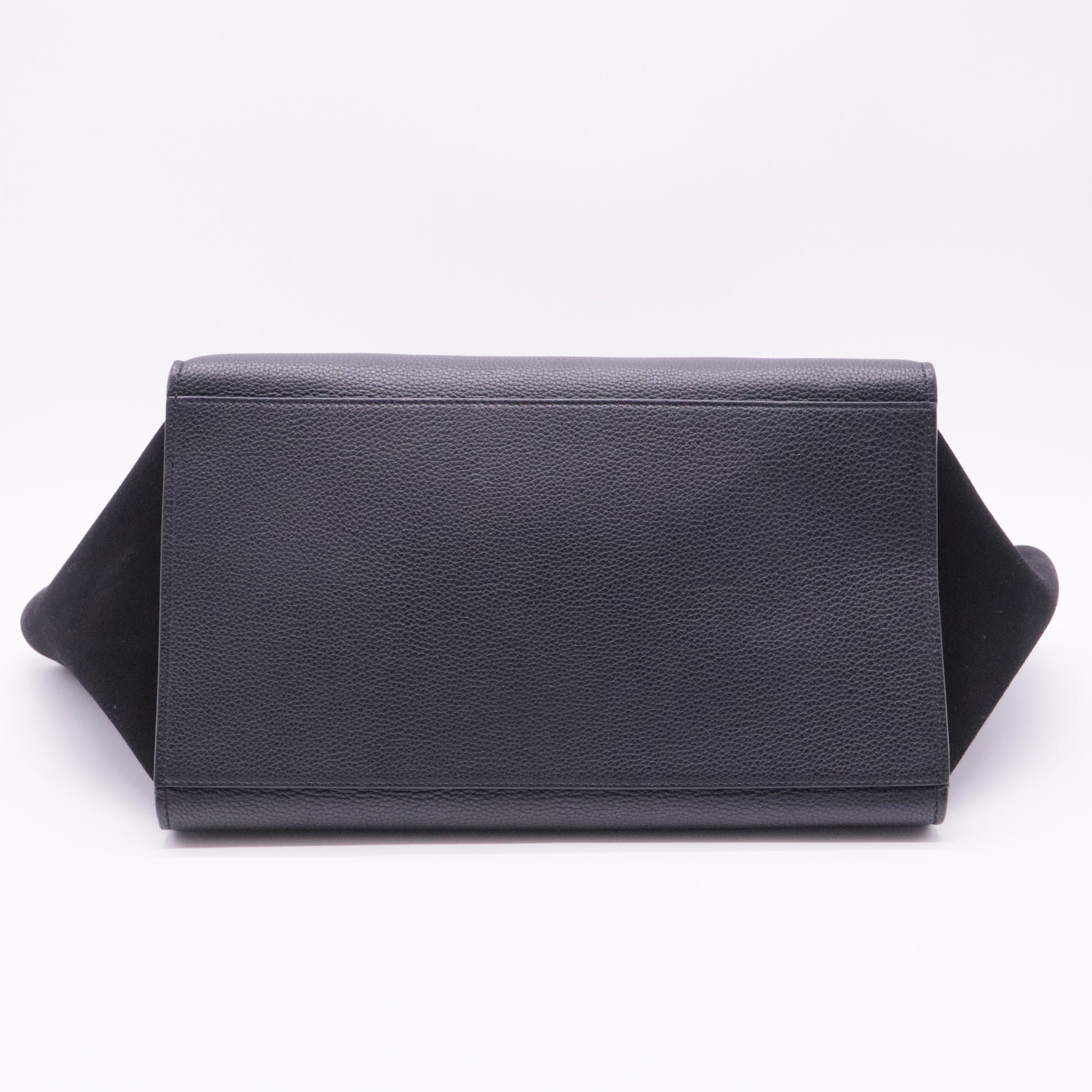 Drummed Calfskin Suede Medium Trapeze Black