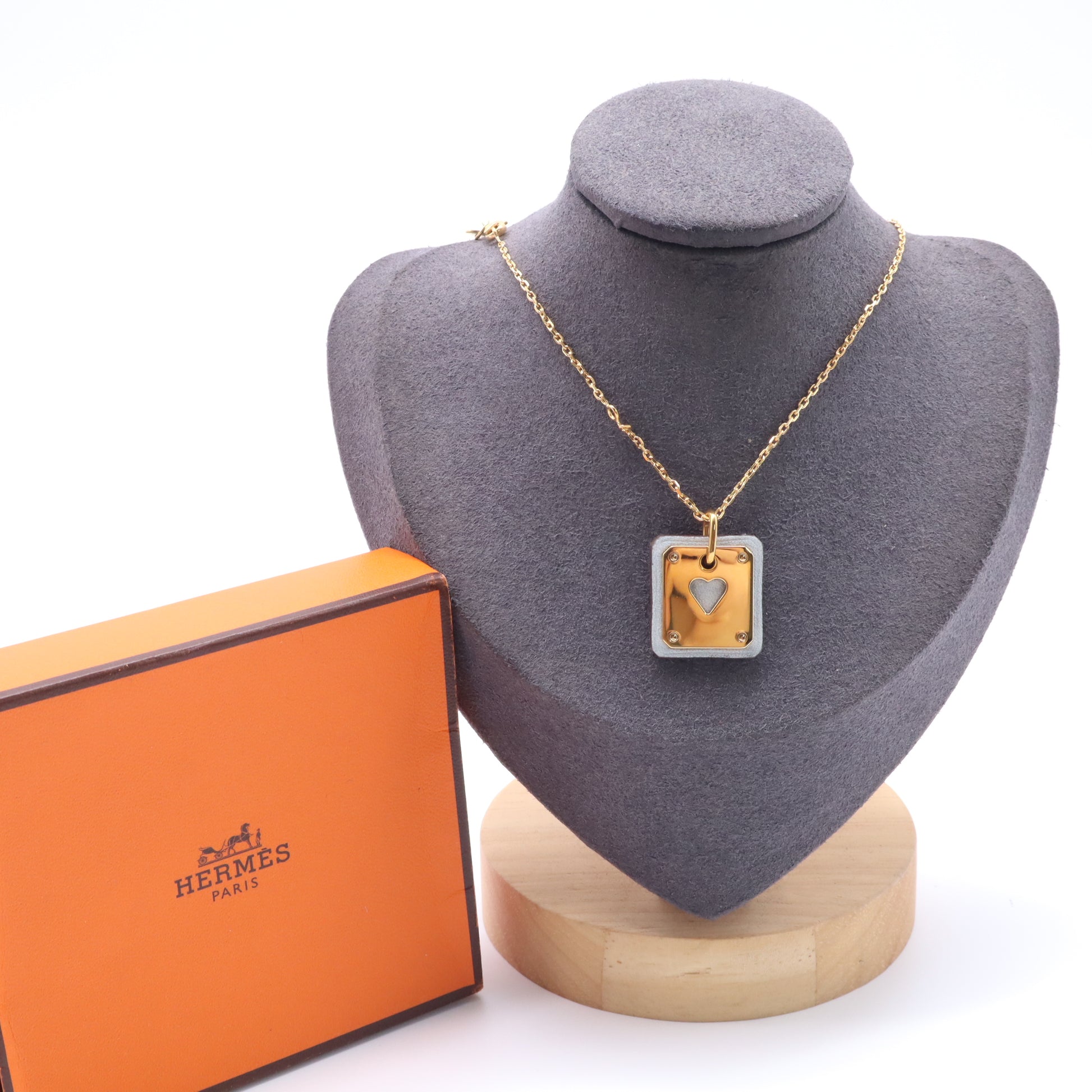 Pendant Necklace Metal and Swift Leather Gold Twins W21368