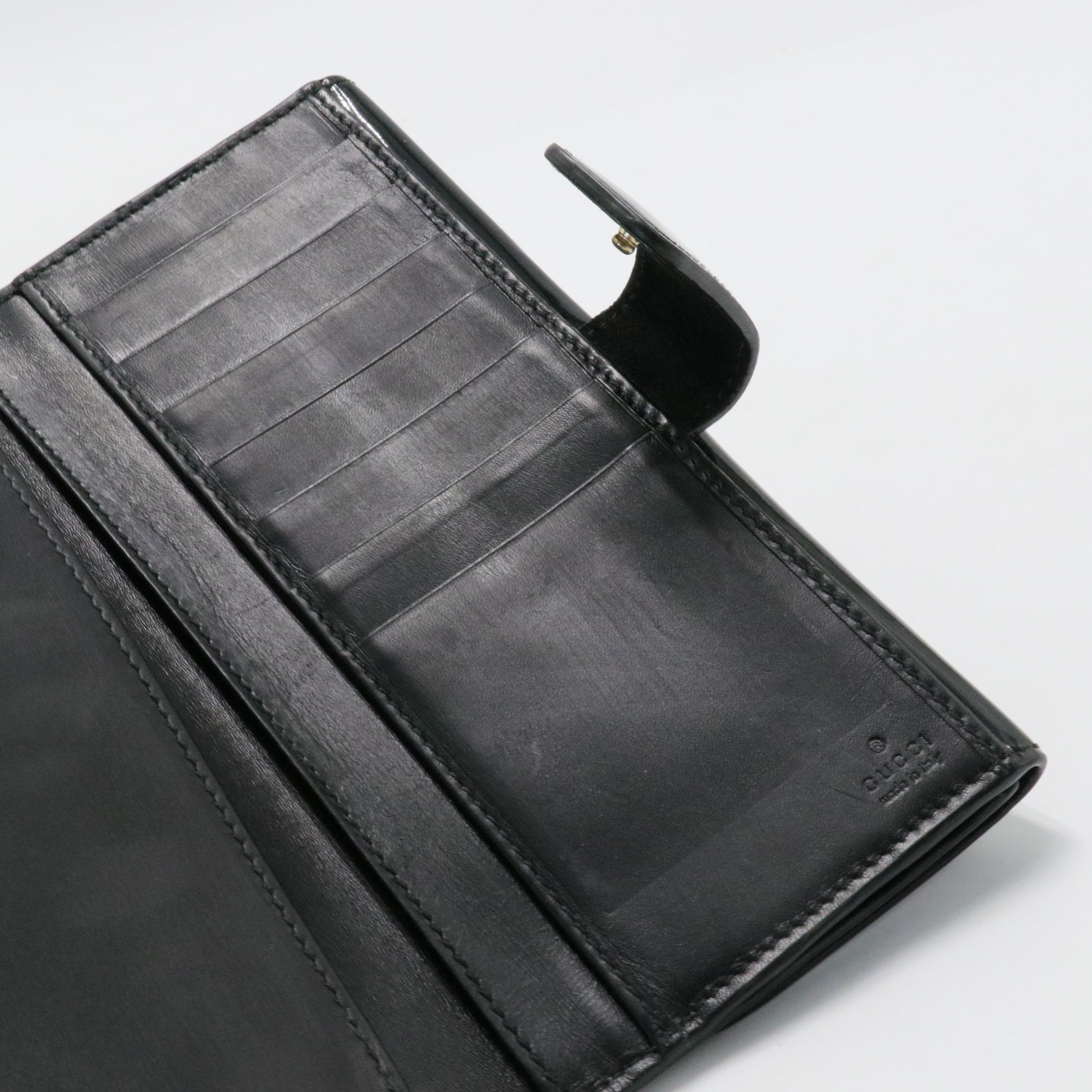 Long Wallet W Hook Wallet Ribbon Black Enamel Leather