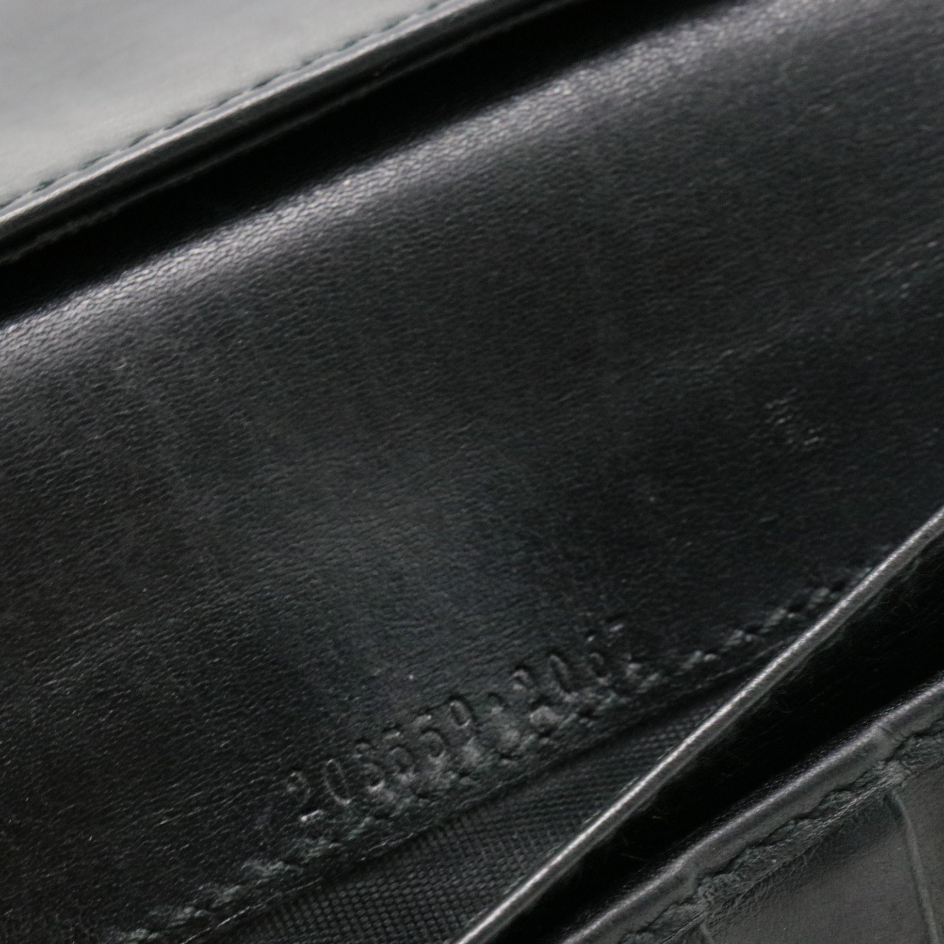 Long Wallet W Hook Wallet Ribbon Black Enamel Leather