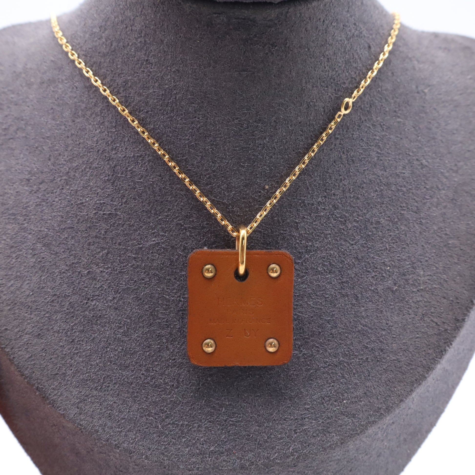 Pendant Necklace Metal and Swift Leather Gold Twins W21368