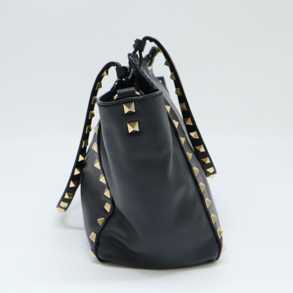 Rockstud leather crossbody bag B22165