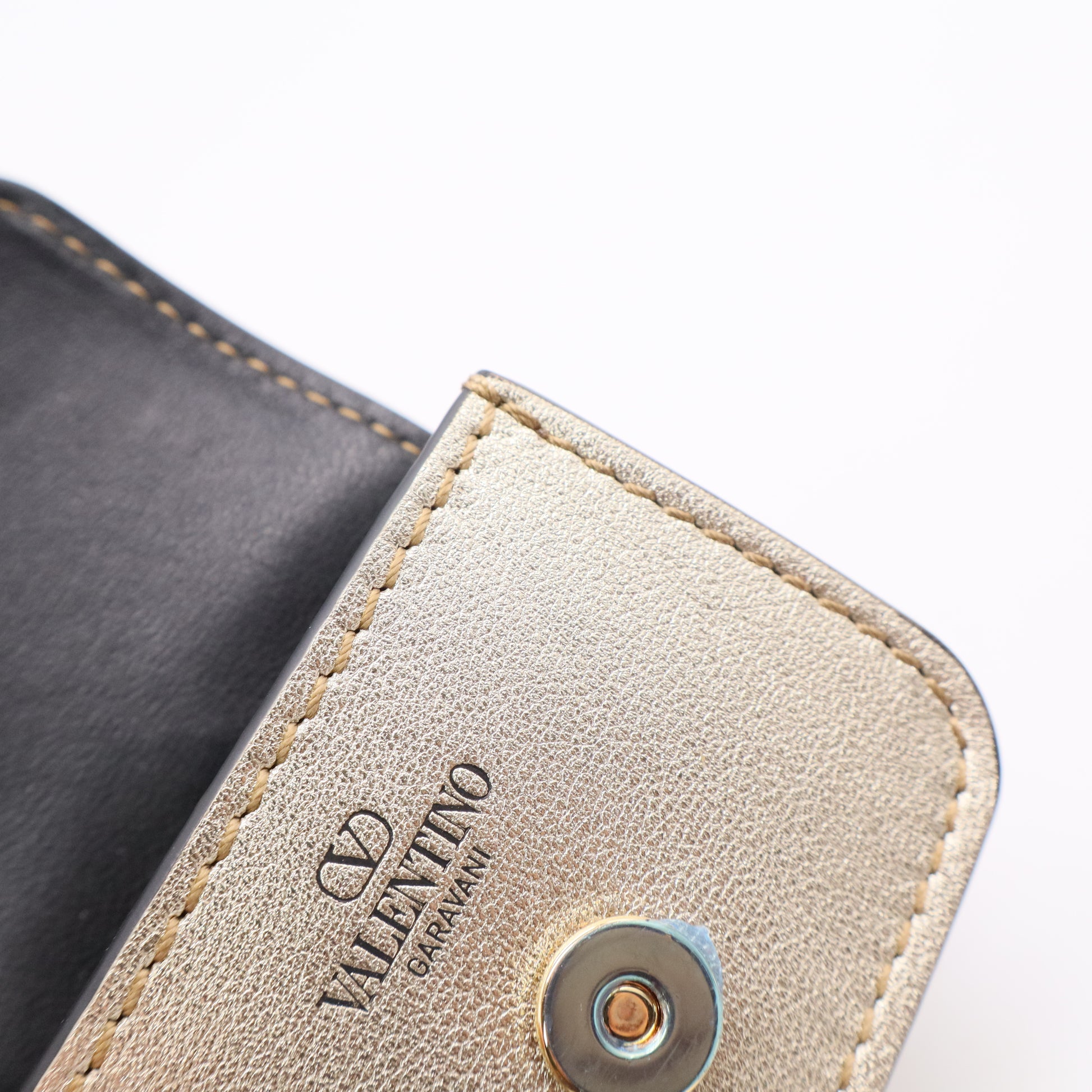 Valentino VLogo Gold Leather Airpods Case Twins LDJ3117