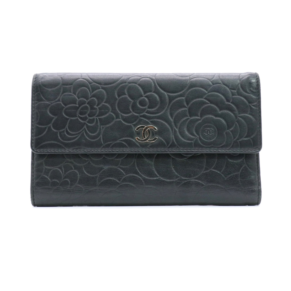 Lambskin Embossed Camellia Large Gusset Flap Wallet Black twins