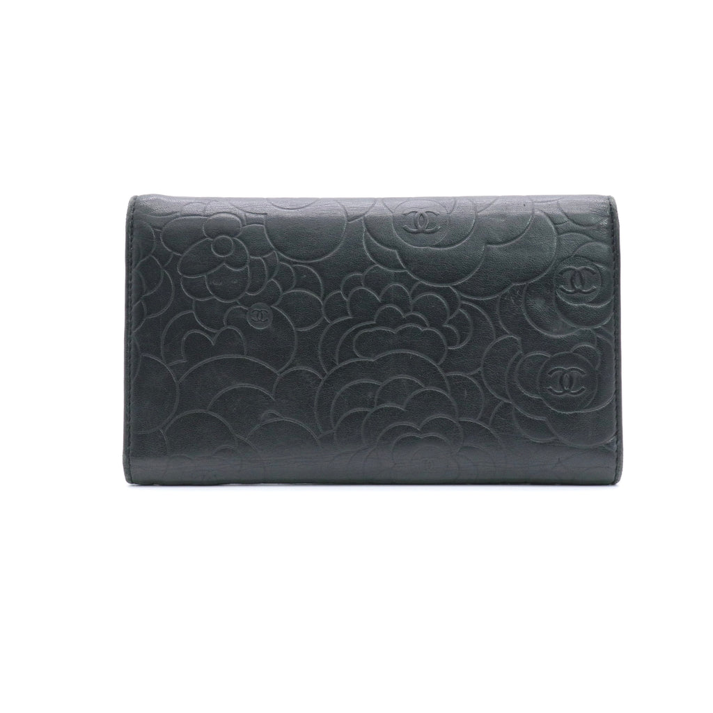 Lambskin Embossed Camellia Large Gusset Flap Wallet Black twins