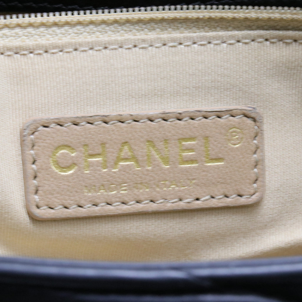 Calfskin Chevron Quilted Gabrielle Tote Black