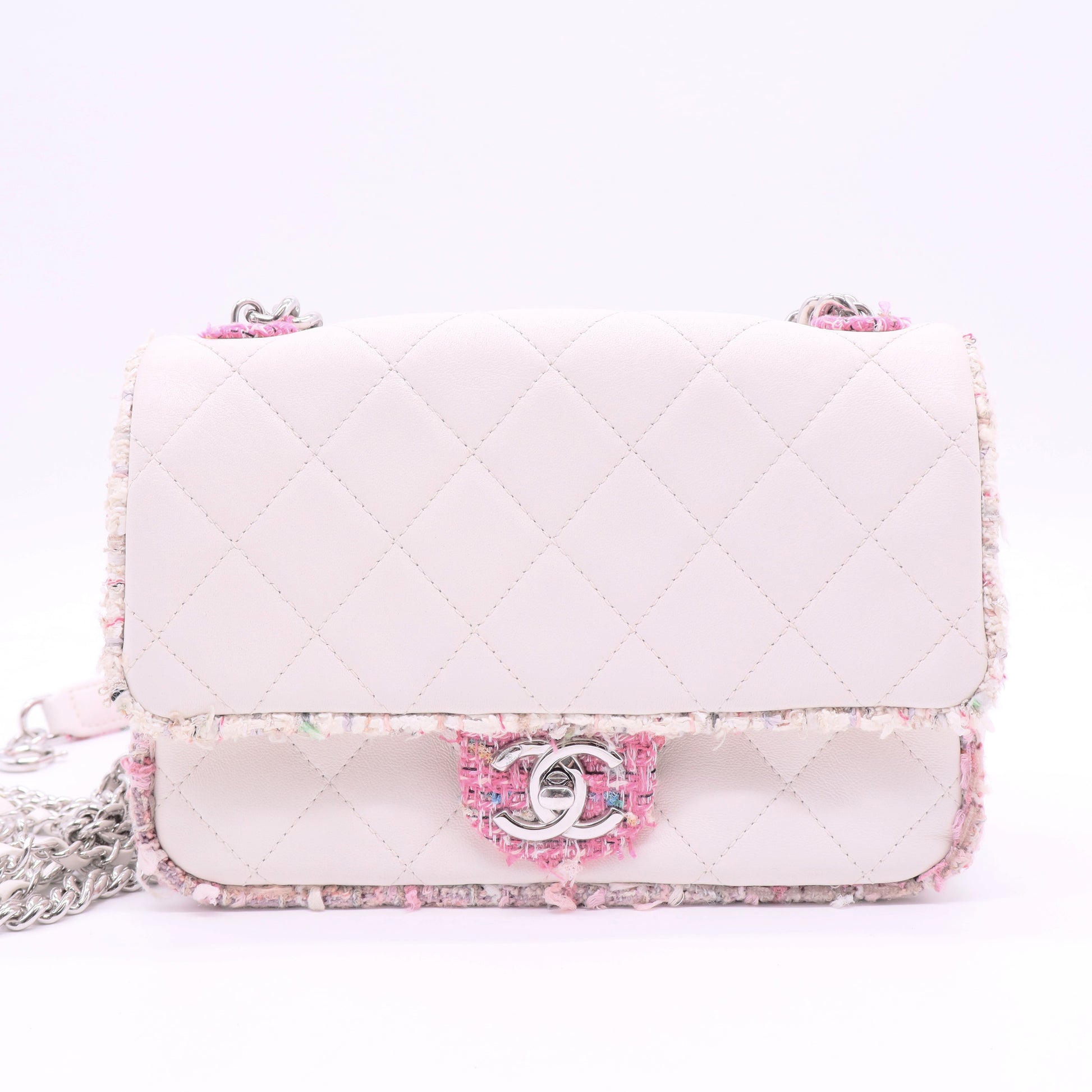 Elegant Trim Single Flap Bag Quilted Lambskin with Tweed