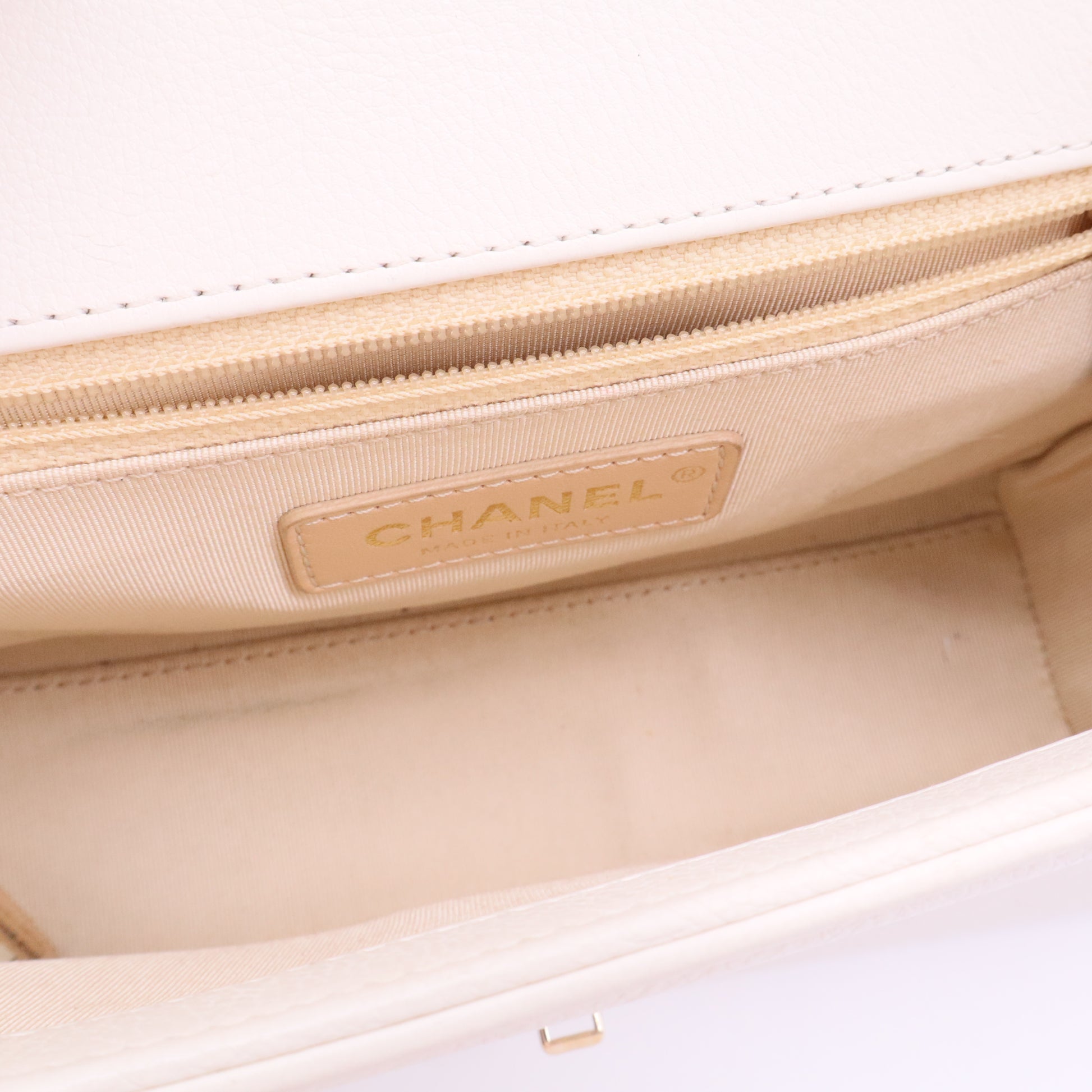 Chanel Chanel Matelasse Handbag Chain Shoulder Bag White J2176 Twins