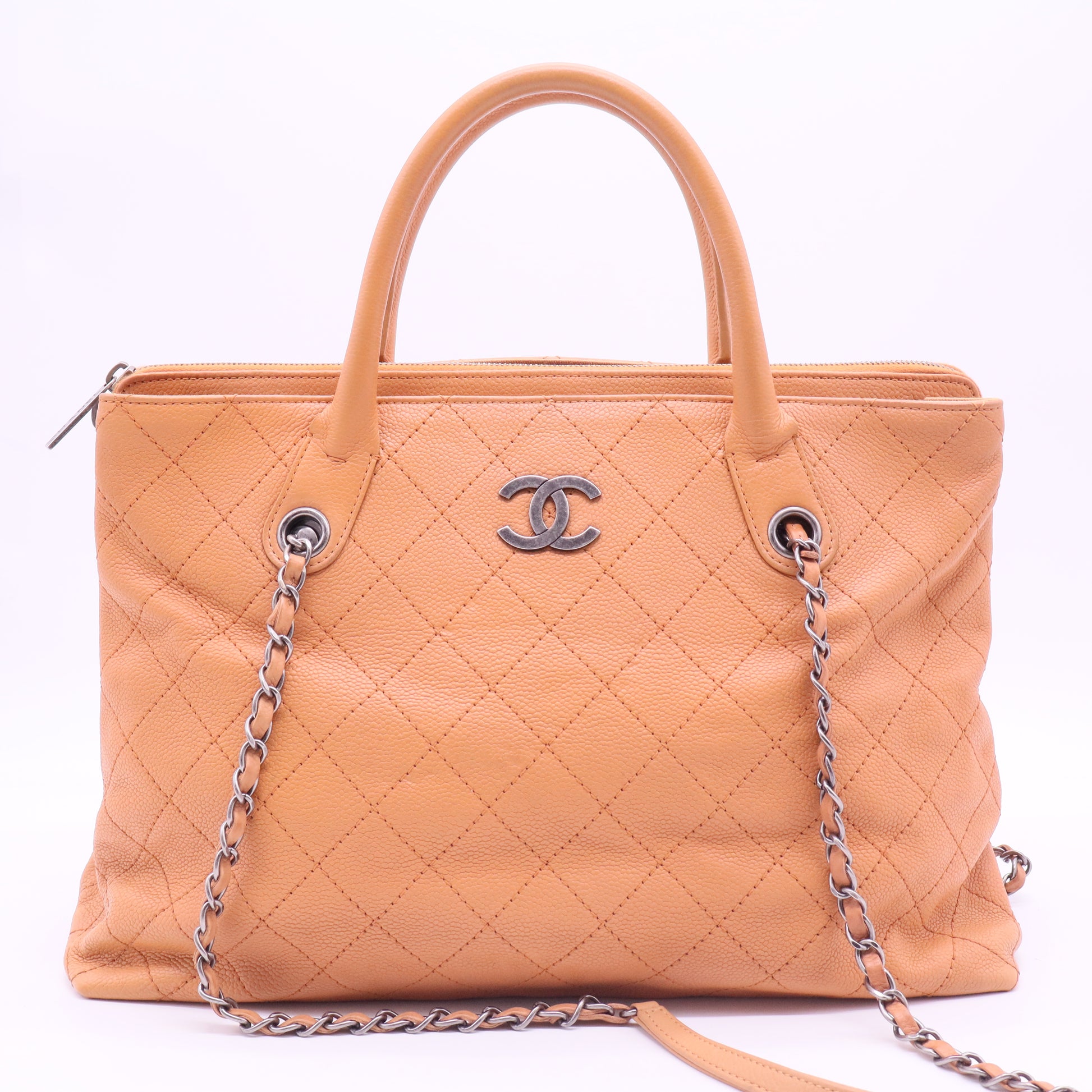Urban Shopping Tote Quilted Caviar