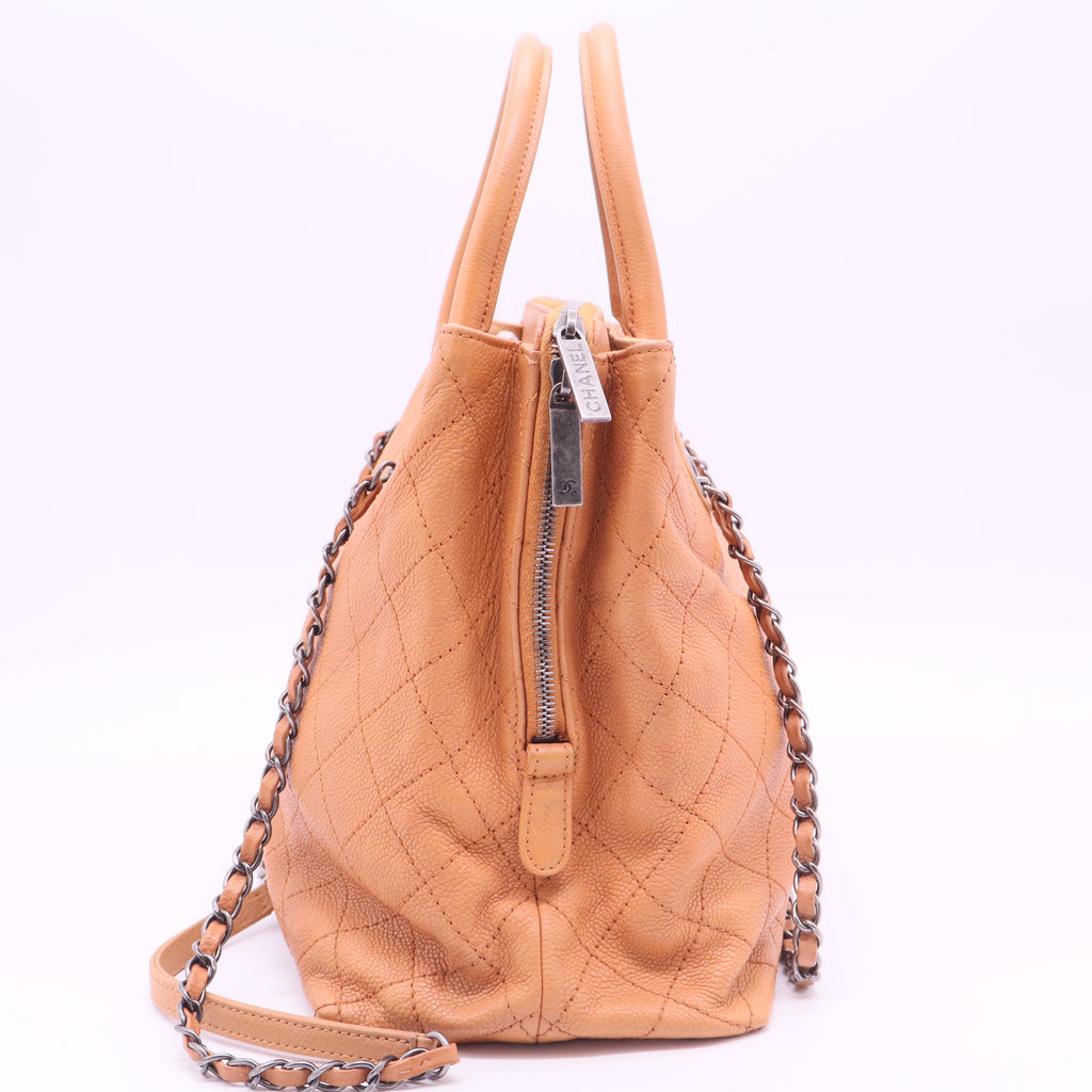 Urban Shopping Tote Quilted Caviar