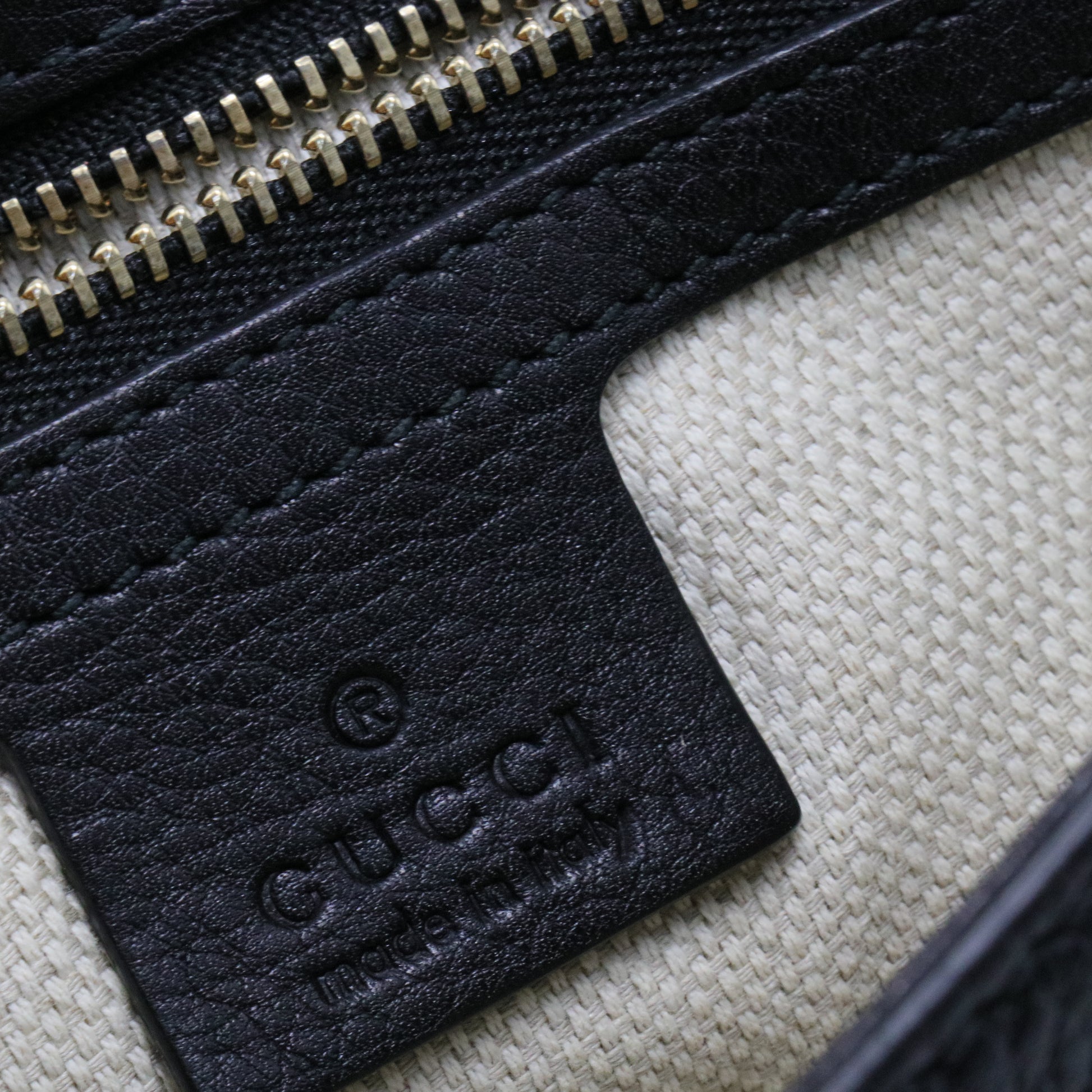 Soho Chain Crossbody Bag Leather Medium