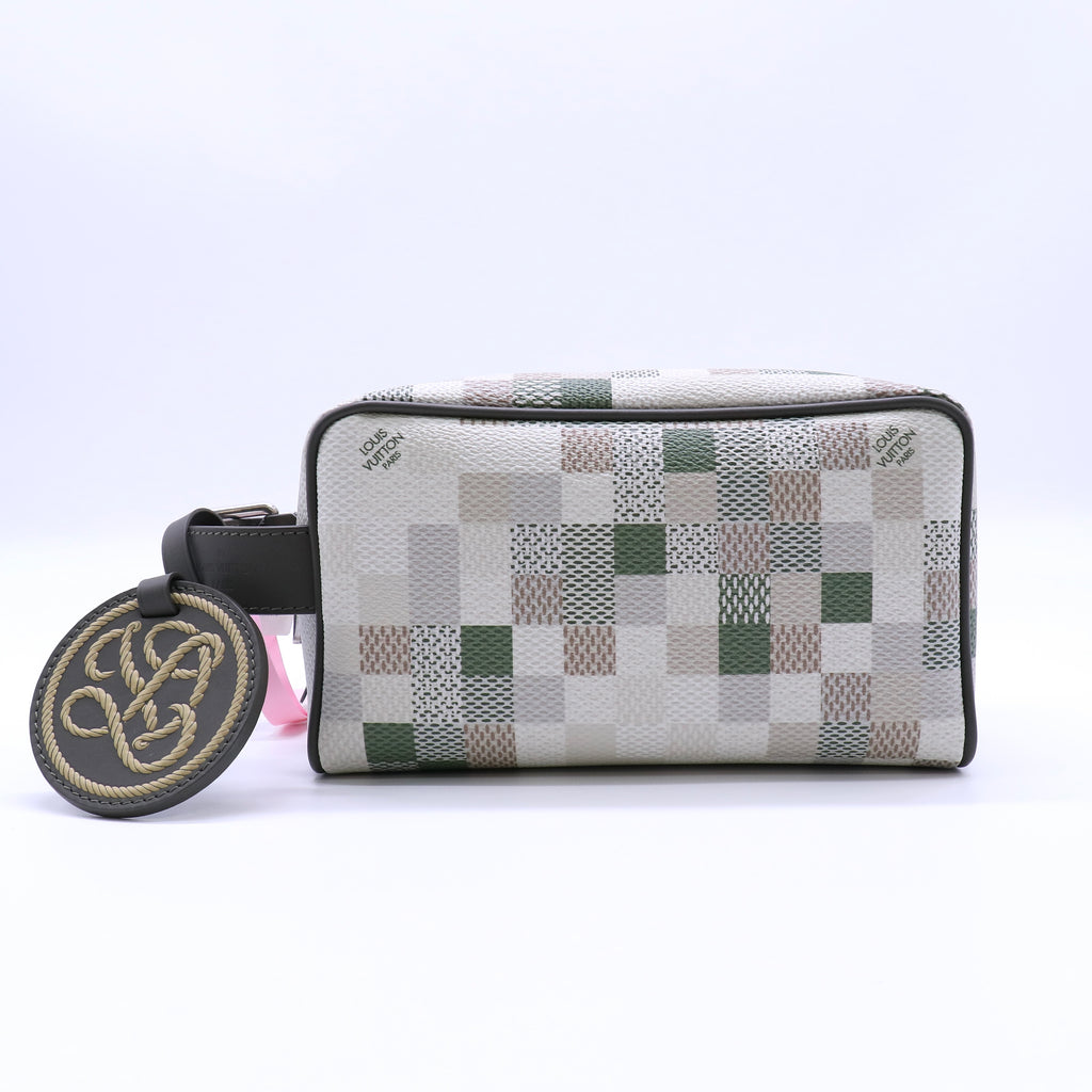 Louis Vuitton Locker Dopp Kit Monogram Eclipse Canvas Twins LDJ4272
