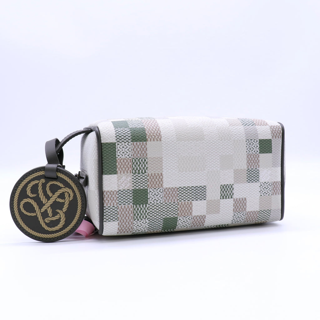 Louis Vuitton Locker Dopp Kit Monogram Eclipse Canvas Twins LDJ4272