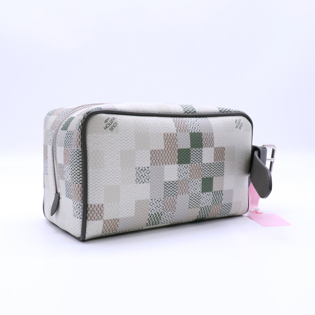 Louis Vuitton Locker Dopp Kit Monogram Eclipse Canvas Twins LDJ4272