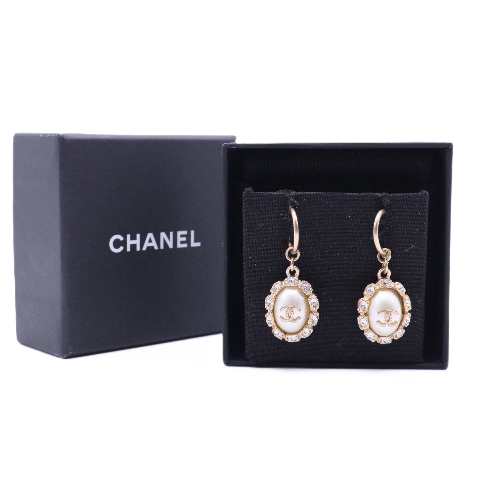 Faux Pearl & Strass CC Drop Earring