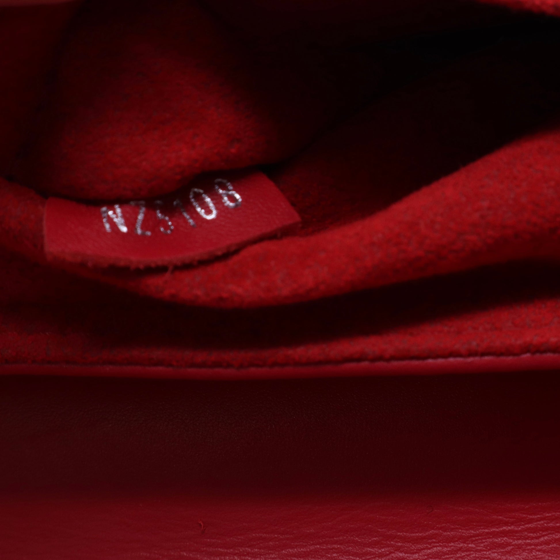 New Wave Chain Bag Limited Edition Love Lock Quilted Leather PM  B21210