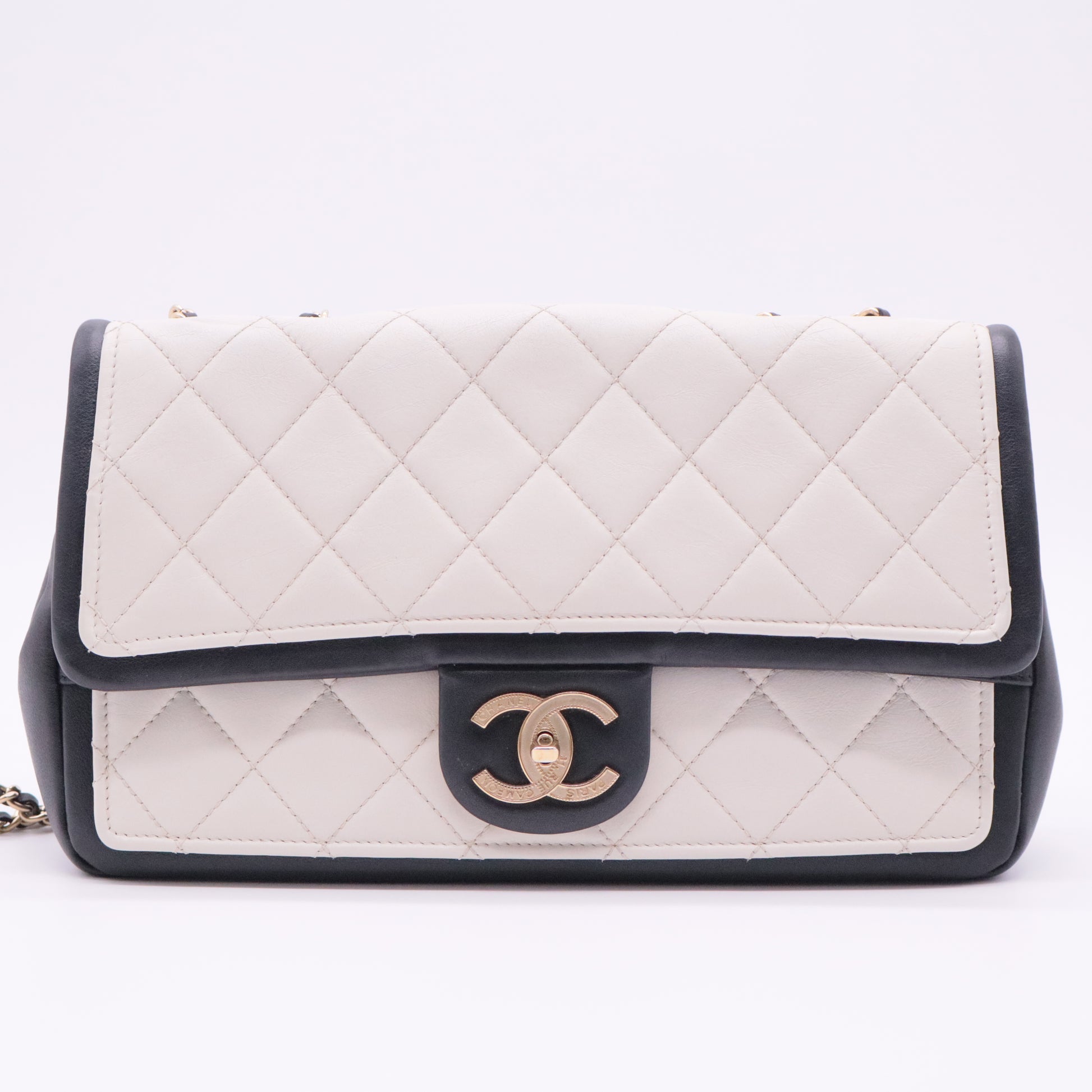 Lambskin Quilted Graphic Medium Flap White Black