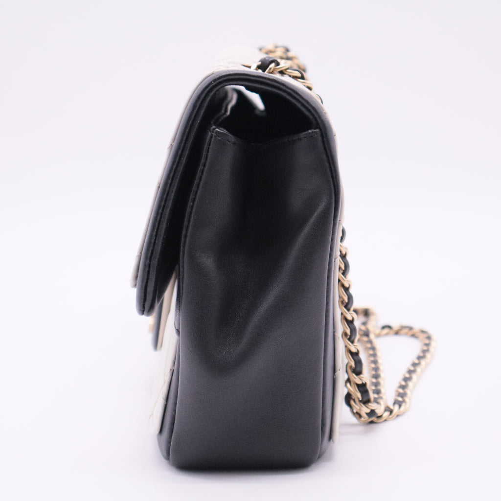 Lambskin Quilted Graphic Medium Flap White Black