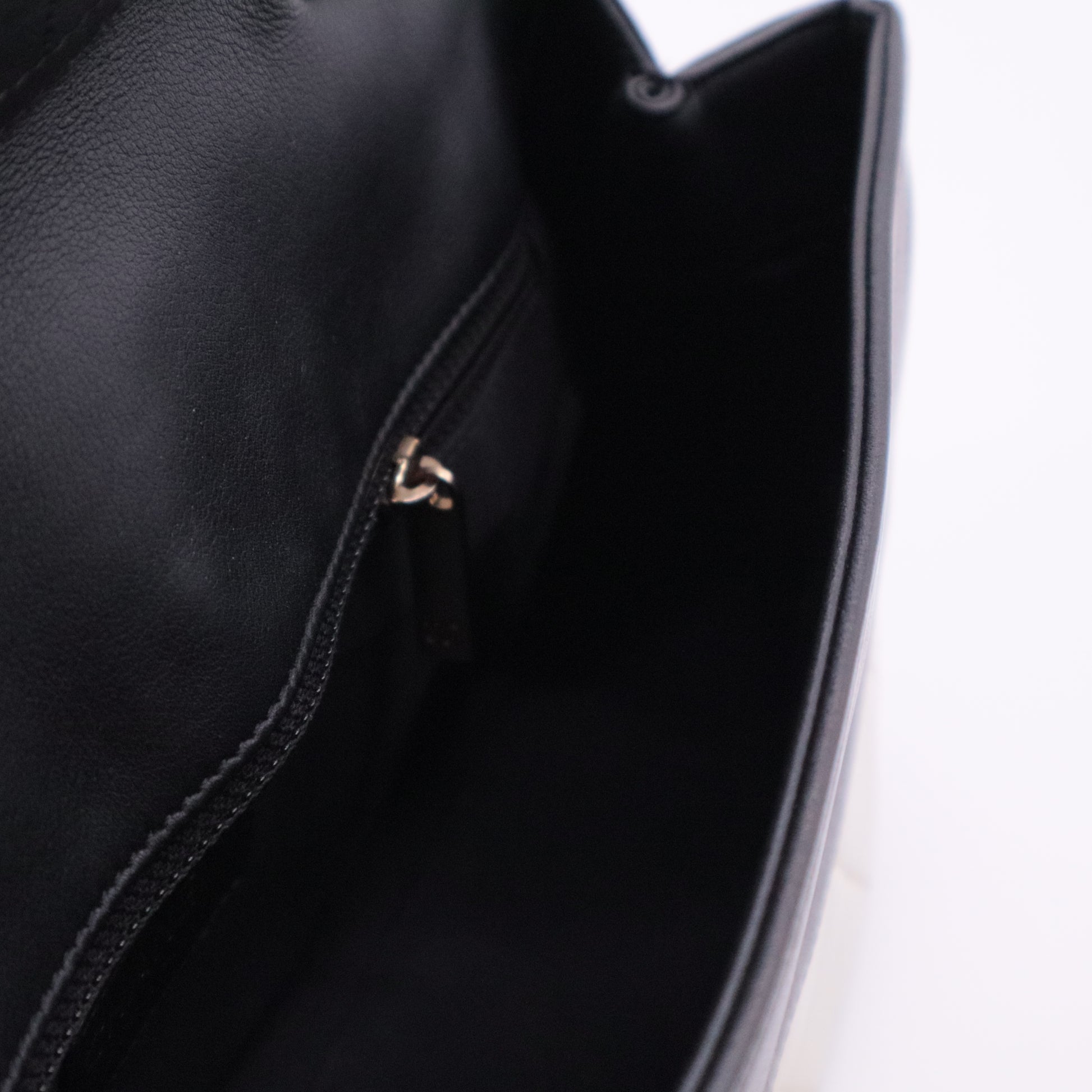 Lambskin Quilted Graphic Medium Flap White Black