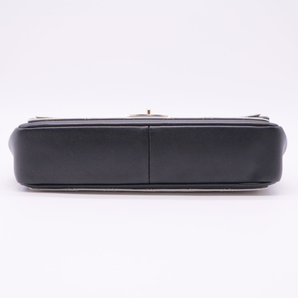 Lambskin Quilted Graphic Medium Flap White Black