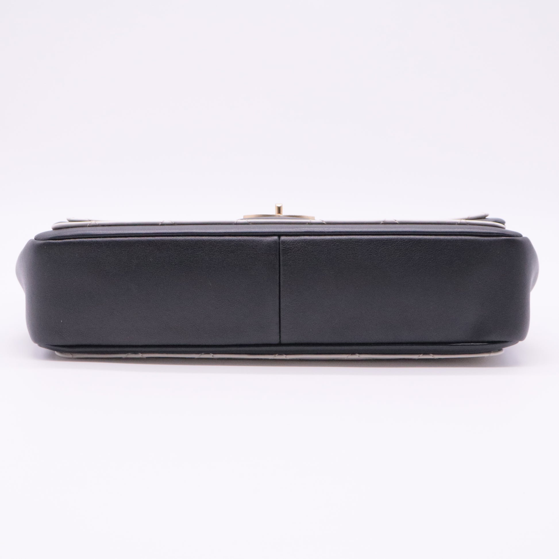 Lambskin Quilted Graphic Medium Flap White Black