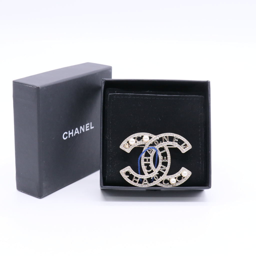 Chanel Openwork Pearl Crystal Brooch J2385 twins