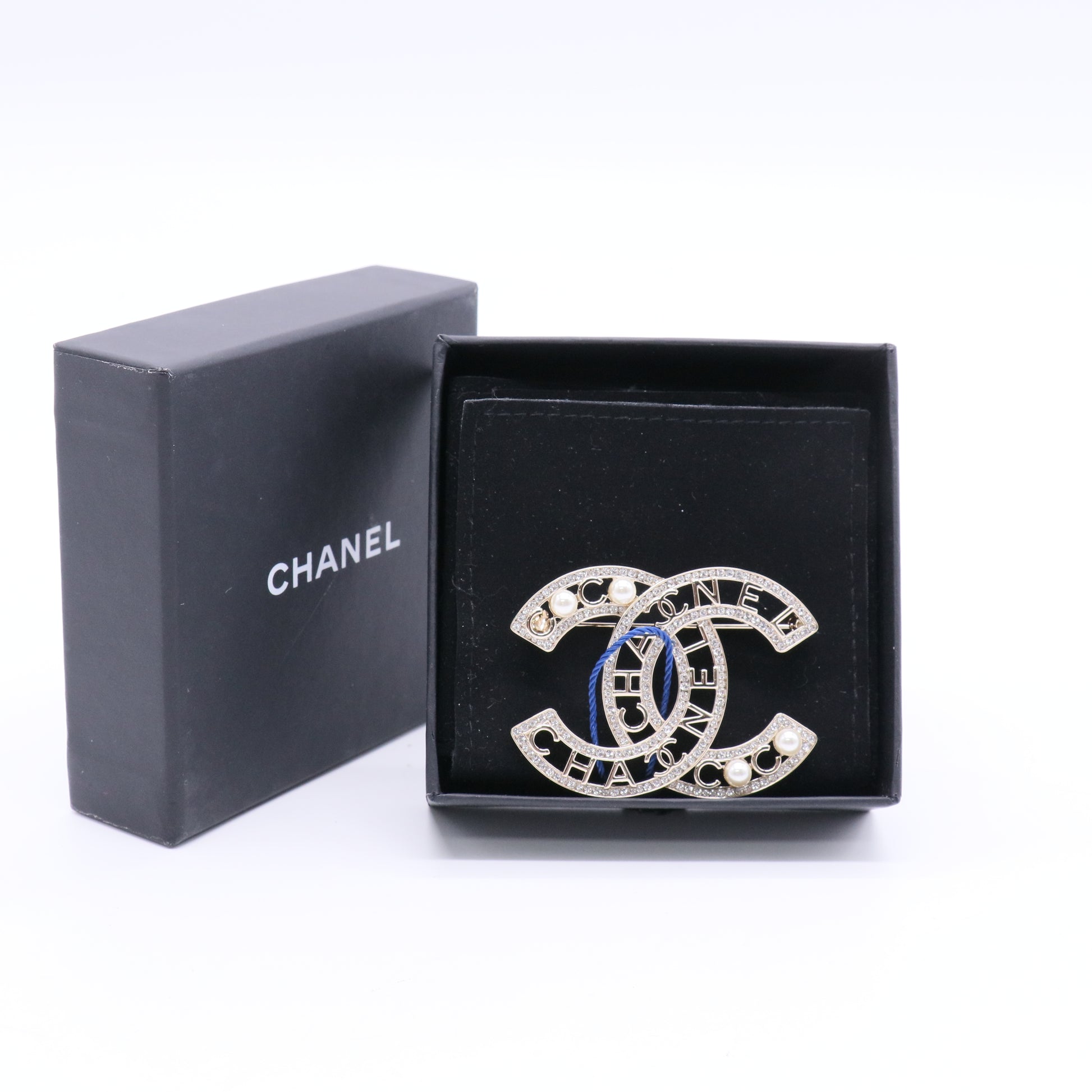 Chanel Openwork Pearl Crystal Brooch J2385 twins