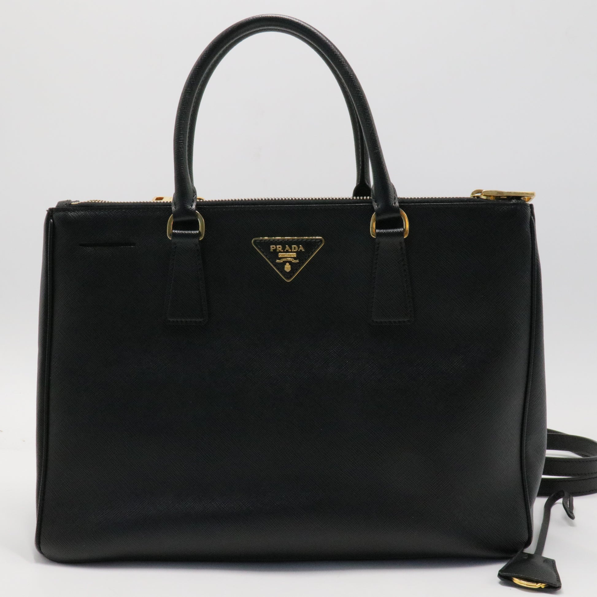 Saffiano Medium Galleria Double Zip Tote Black