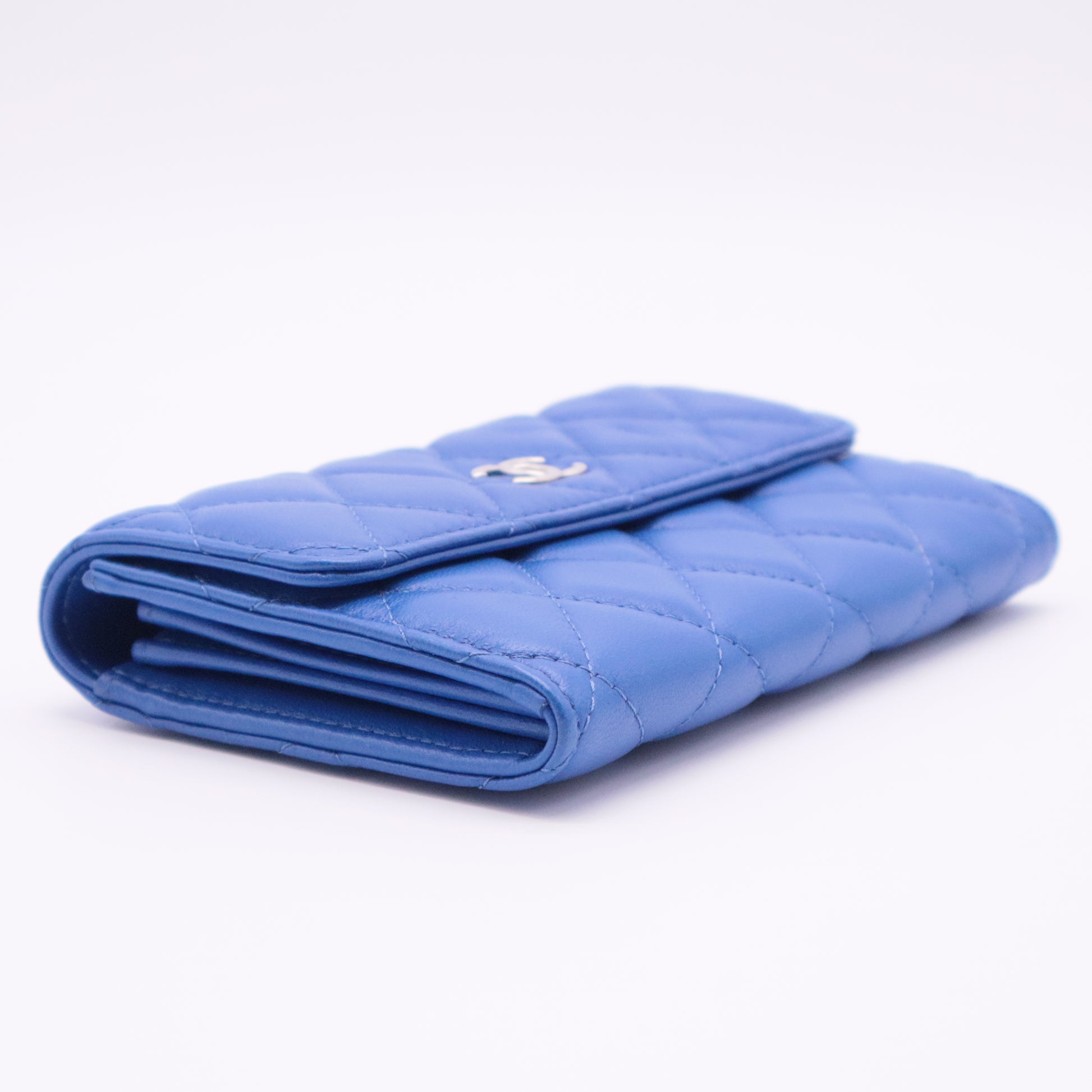 Classic Flap Wallet Quilted Caviar For Gisel