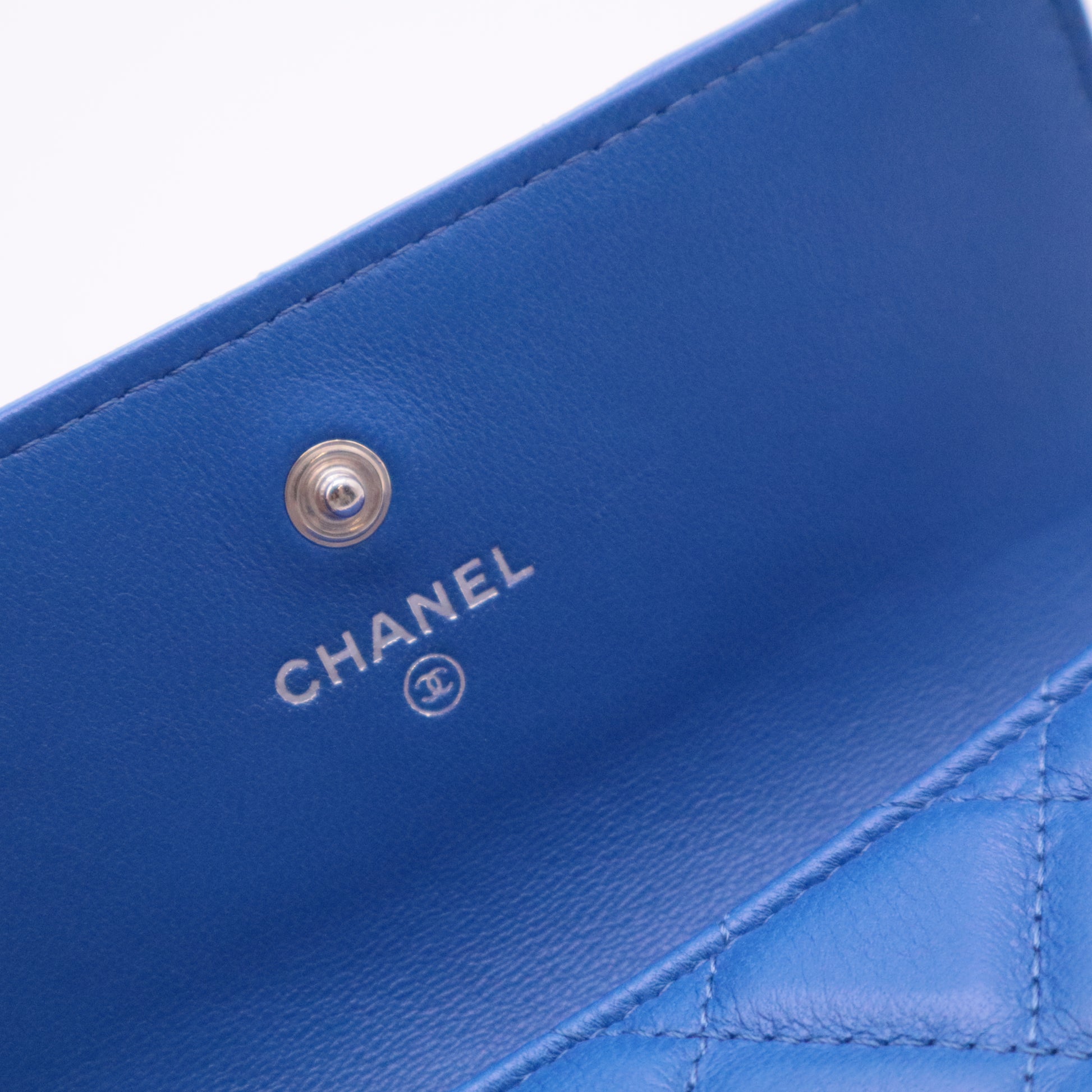 Classic Flap Wallet Quilted Caviar For Gisel